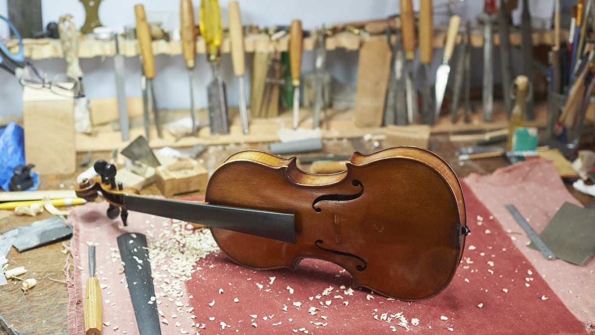 Young People Restoring Old Things 