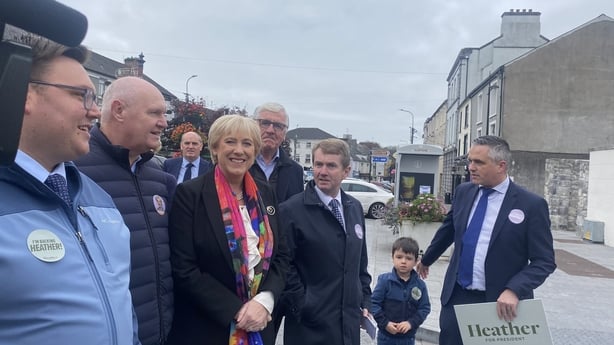 Heather Humphreys alongside canvassers in Cashel