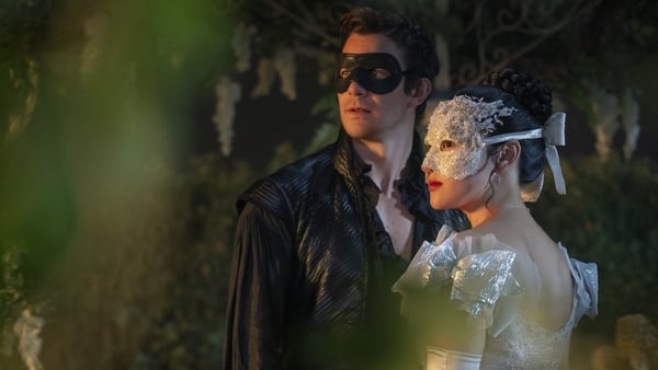 Luke Thompson and Yerin Ha in season four of Bridgerton