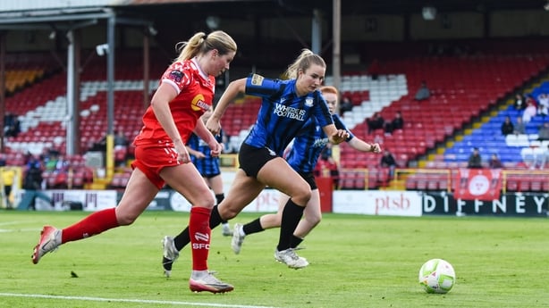 Mackenzie Anthony of Shelbourne in action against Natalie McNally of Athlone Town during the SSE Airtricity Women's Premier Division match between Shelbourne and Athlone Town at Tolka Park in Dublin.