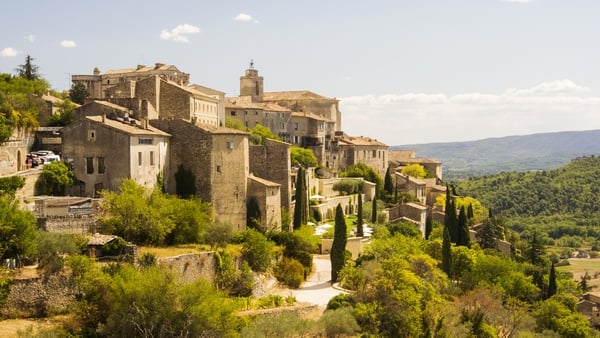 Gordes, a hill top village above Apt in the Luberon, Provence, France.