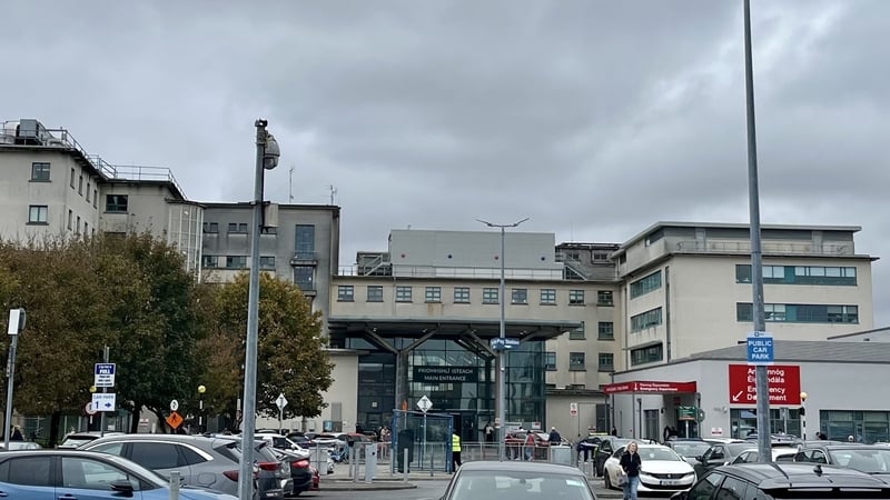 In Ospidéal na hOllscoile Gaillimh atá an líon is mó daoine sa tír ar liostaí feithimh - 12,600 othar.