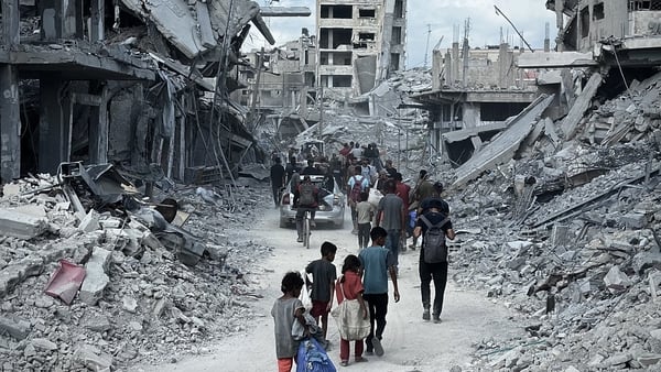 KHAN YUNIS, GAZA - OCTOBER 10: Palestinians begin to return their homes damaged and destroyed homes following the Israel announcement on Friday that the ceasefire agreement came into effect at noon, in Khan Yunis, Gaza on October 10, 2025. (Photo by Doaa