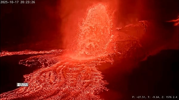 Photo shows molten lava erupts from Hawaii’s Kilauea volcano