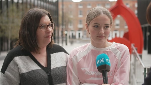 Photo shows 15-year-old Ella O'Riordan with her mother Brenda