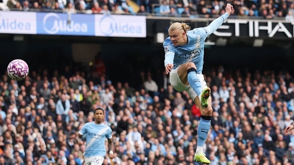 Erling Haaland of Manchester City scores his team's first goal with a header during the Premier League match between Manchester City and Everton at Etihad Stadium on October 18, 2025 in Manchester, England.