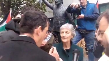 Teacher Enoch Burke confronts presidential candidate Catherine Connolly while canvassing in Limerick