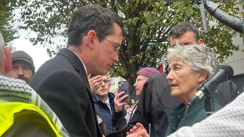 Enoch Burke confronted Catherine Connolly as she addressed a demonstration in support of Palestine and Gaza