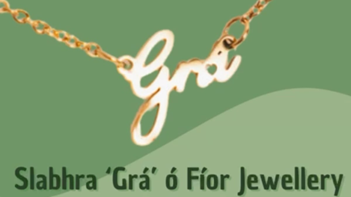 Emma Leddin, ón gcomhlacht Fíor Jewellery.