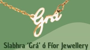 Emma Leddin, ón gcomhlacht Fíor Jewellery.  show image