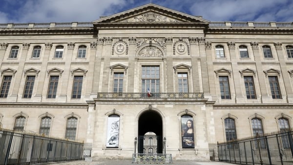 PARIS, FRANCE - OCTOBER 20: View of the Louvre Paris facade on October 20, 2025 in Paris, France. The world-famous art museum remained closed on Monday following Sunday's robbery, which targeted the gallery where France's royal jewels were on display. (Ph