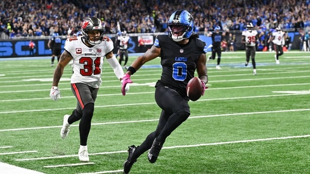 Jahmyr Gibbs (0) of the Detroit Lions runs down the sidelines for a touchdown during the Detroit Lions versus the Tampa Bay Buccaneers game on Sunday October 20