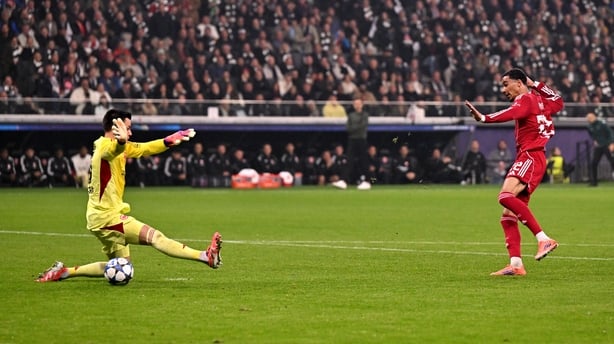 FRANKFURT AM MAIN, GERMANY - OCTOBER 22: (THE SUN OUT, THE SUN ON SUNDAY OUT) Hugo Ekitike of Liverpool scores his team's first goal past Michael Zetterer of Eintracht Frankfurt during the UEFA Champions League 2025/26 League Phase MD3 match between Eintracht Frankfurt and Liverpool FC at Frankfurt