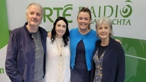 Máire Ní Bhraonáin, Pól Ó Braonáin agus Deirdre Ní Bhraonain ón ghrúpa ceoil Clannad. show image