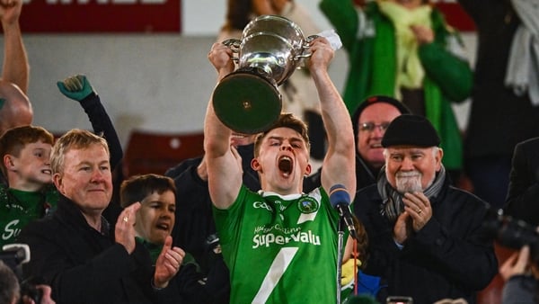 25 October 2025; David Wynne of Maigh Cuilinn lifts the cup after the Galway County Senior Club Football Championship final match between Maigh Cuilinn and Salthill-Knocknacarra at Pearse Stadium in Galway. Photo by Tyler Miller/Sportsfile 25 October 2025; David Wynne of Maigh Cuilinn lifts the cup after the Galway County Senior Club Football Championship final match between Maigh Cuilinn and Salthill-Knocknacarra at Pearse Stadium in Galway. Photo by Tyler Miller/Sportsfile