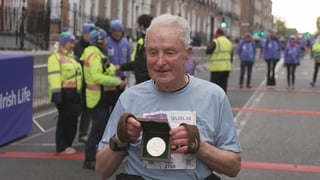 Man, 85, presented with medal in recognition of participation in 42 marathons