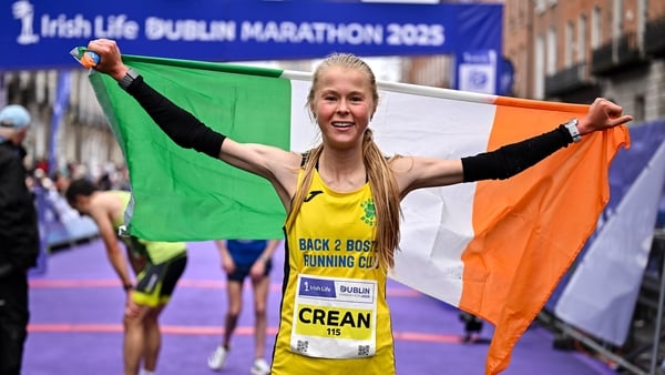 26 October 2025; Ava Crean of Back 2 Boston Running Club A.C., Limerick, crosses the finish line to win the women's national title at the 2025 Irish Life Dublin Marathon. Photo by Sam Barnes/Sportsfile