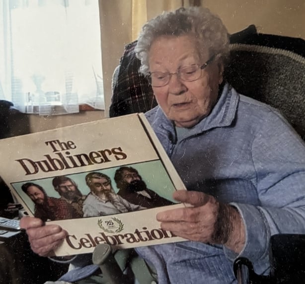 Mary Bean Uí Bheaglaoi celebrates 100 bliain ag fás