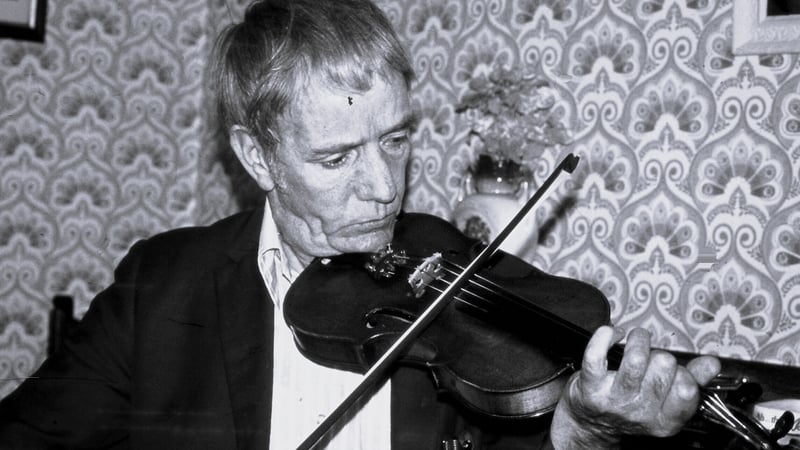 Tommie Potts photographed at his home in 1973 by Micheal O Gealbhain