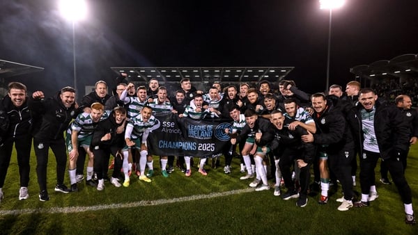 29 October 2025; Shamrock Rovers players and staff celebrate winning the SSE Airtricity Men's Premier Division title after the SSE Airtricity Men's Premier Division match between Shamrock Rovers and Galway United at Tallaght Stadium in Dublin. Photo by St