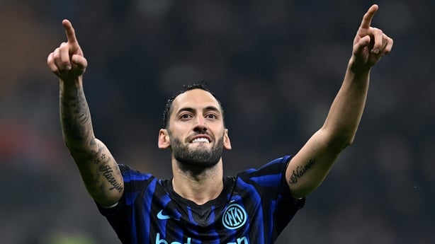 MILAN, ITALY - OCTOBER 29: Hakan Calhanoglu of Inter celebrates his goal during the Serie A match between FC Internazionale and ACF Fiorentina at Giuseppe Meazza Stadium on October 29, 2025 in Milan, Italy. (Photo by Image Photo Agency/Getty Images)