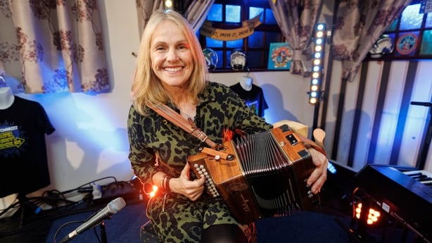 Sharon Shannon plays Galway Girl