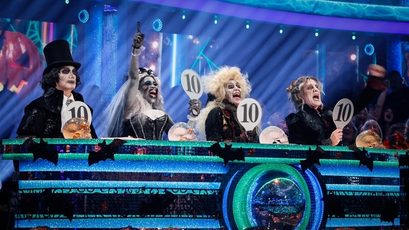 Lewis Cope and dancer Katya Jones have scored the first perfect 40 of the 2025 series of Strictly