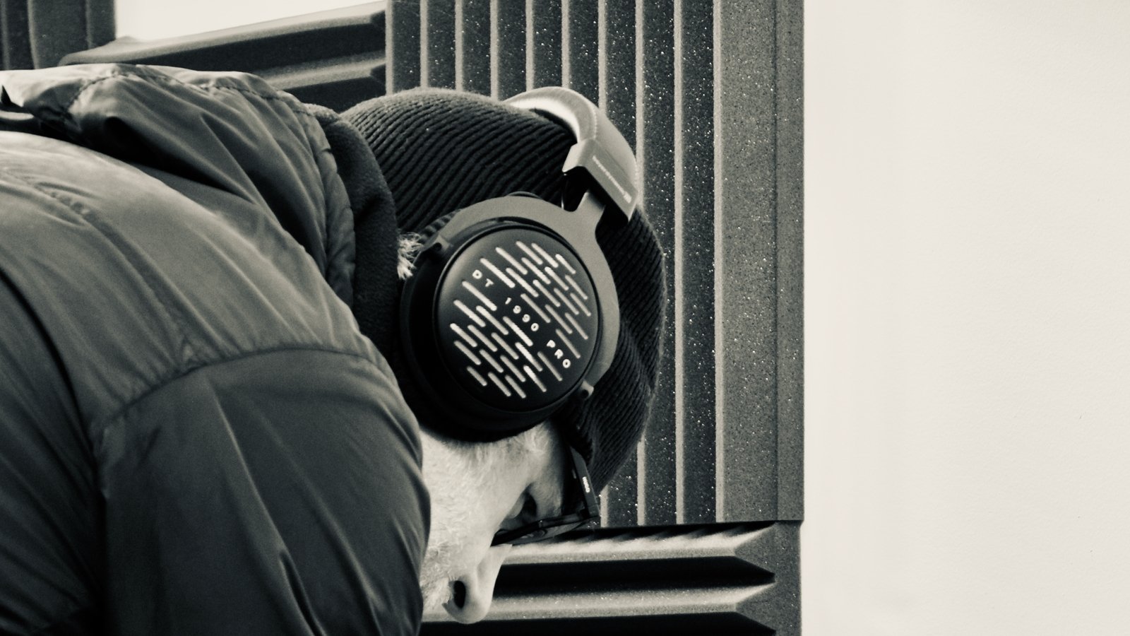 Behind the music - Subject Is Five