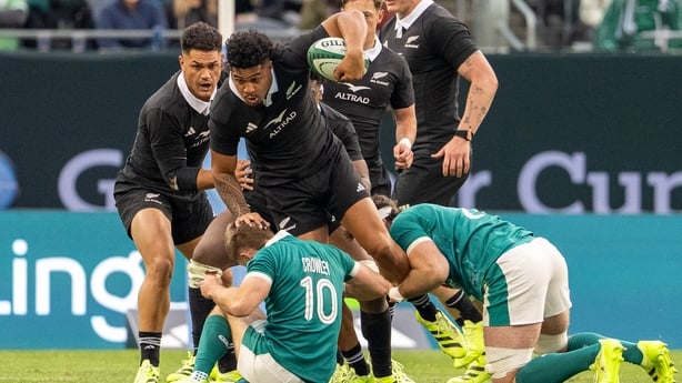 CHICAGO, ILLINOIS, UNITED STATES - 2025/11/01: New Zealand All Blacks Leicester Fainga'anuku (22) in action during the Ireland vs New Zealand Gallagher Cup Rematch at Soldier Field. Final Score: Ireland 13:26 New Zealand. (Photo by Raj Chavda/SOPA Images/LightRocket via Getty Images)