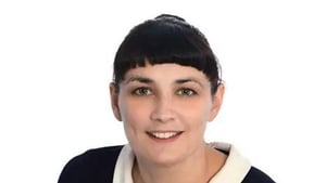 Gobnait Ní Mhuimhneacháin agus Máighréad Ní Luasa show image