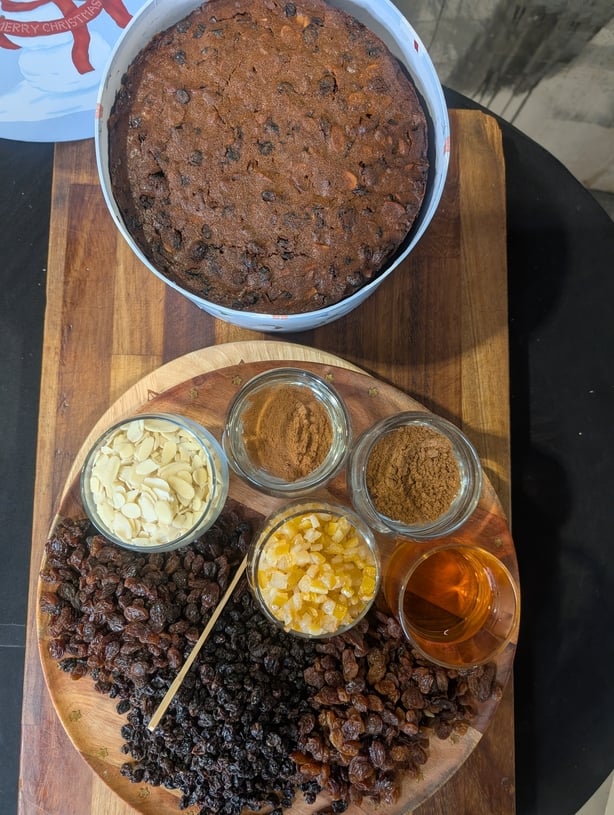 Christmas cake ingredients