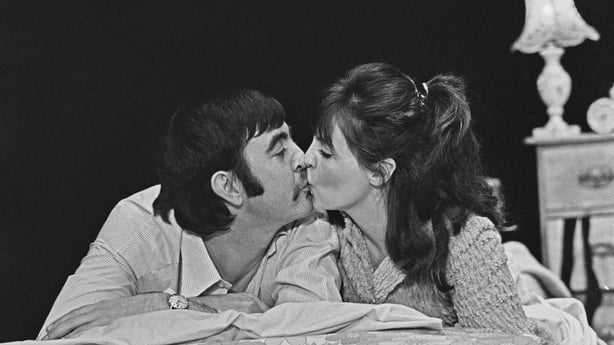 Married British actors John Alderton and Pauline Collins during rehearsals for the play 'Judies' (originally titled 'Punch and Judy Stories') at the Comedy Theatre in London, UK, 2nd January 1974. (Photo by Les Lee/Express/Hulton Archive/Getty Images)