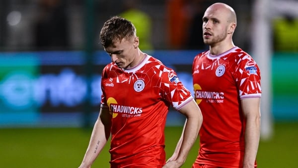 JJ Lunney, left, and Kerr McInroy phase match between Shelbourne and Drita at Tallaght Stadium in Dublin. Photo by Ben McShane/Sportsfile