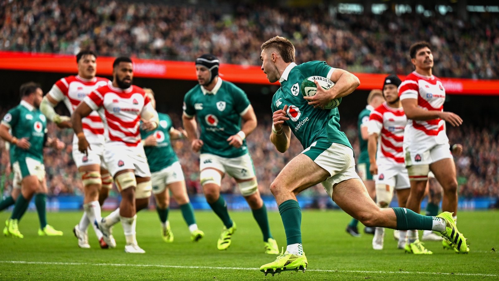 Late tries give stuttering Ireland win against Japan