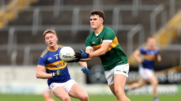  Cathal Deely of Clonmel Commercials in action against Mark Stokes of Kilsheelan-Kilcash 