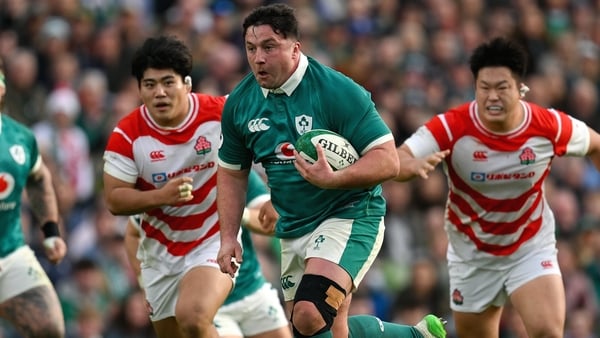 8 November 2025; Thomas Clarkson of Ireland makes a break during the Quilter Nations Series 2025 match between Ireland and Japan at the Aviva Stadium in Dublin. Photo by Brendan Moran/Sportsfile