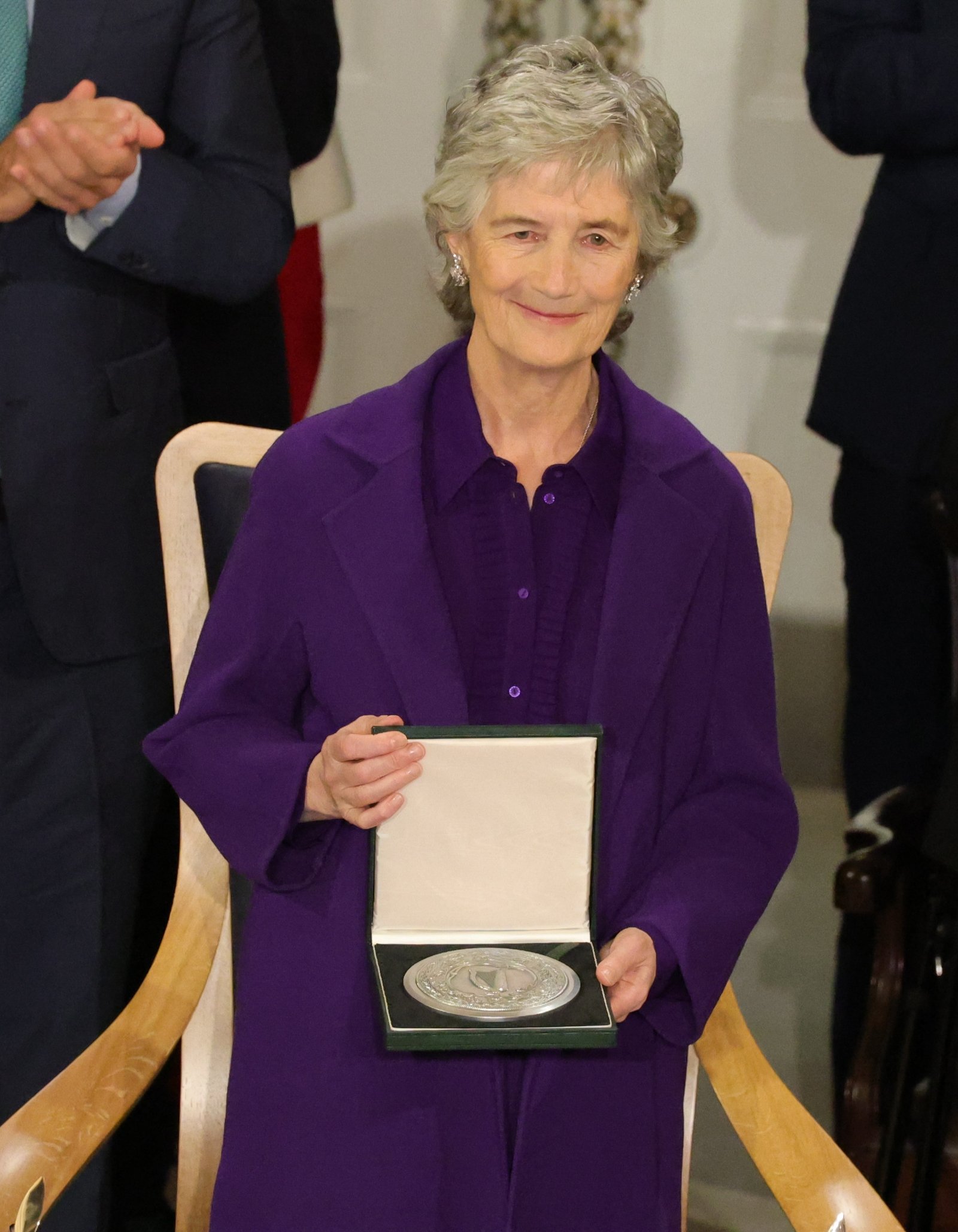 As the Chief Justice handed the tenth President her Seal of Office, a 21-gun salute was fired from a gun battery in Collins Barracks 2km away