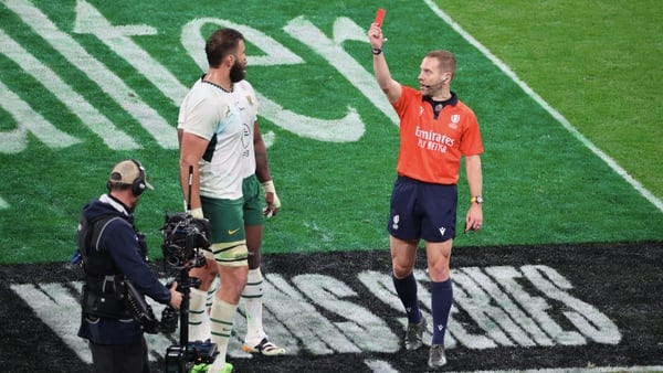 Lood De Jager #5 of Team South Africa receive a red card by referee, Angus Gardner during the Autumn Nations Series 2025 match between France and South Africa at Stade de France on November 08, 2025 in Paris, France.