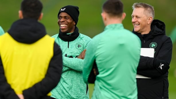 10 November 2025; Chiedozie Ogbene and head coach Heimir Hallgrimsson during a Republic of Ireland training session at the FAI National Training Centre in Abbotstown, Dublin. Photo by Stephen McCarthy/Sportsfile