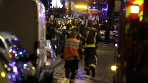 Éamon Ó Cíosáin - Tráchtaire ar chúrsaí na Fraince. show image