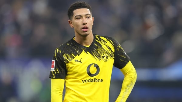 Jobe Bellingham of Borussia Dortmund looks dejected after the Bundesliga match between Hamburger SV and Borussia Dortmund at Volksparkstadion on November 8, 2025 in Hamburg, Germany
