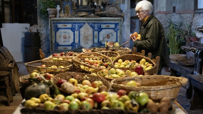 Isabella Dalla Ragione seeks descriptions of bygone local fruits and sets out to find them