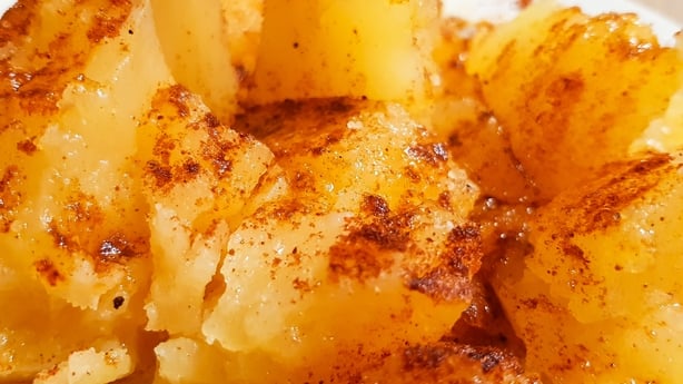 Roast potatoes with paprika and olive oil
