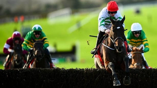 17 November 2025; Found A Fifty, with Jack Kennedy up, centre, on their way to winning the Bar One Racing Fortria Chase at Navan Racecourse in Meath. Photo by Shauna Clinton/Sportsfile