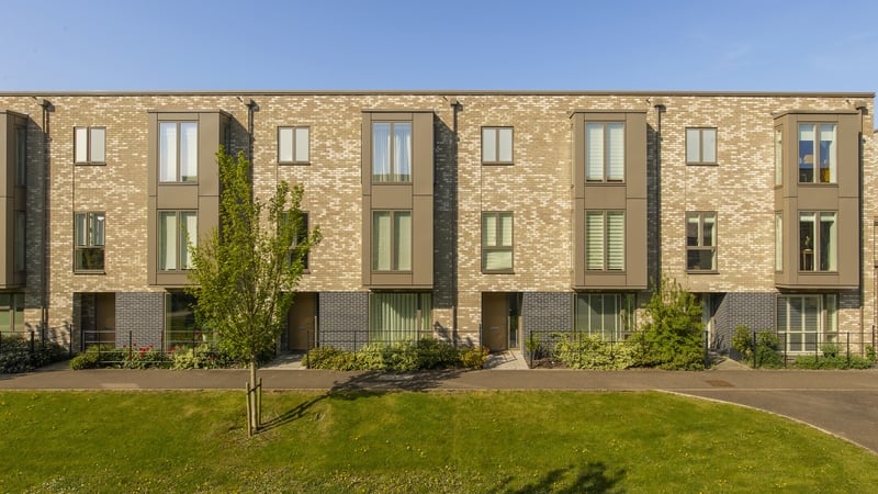 €380,00 an meánphraghas a bhí ar áras cónaithe go náisiúnta i mí Mheán Fómhair