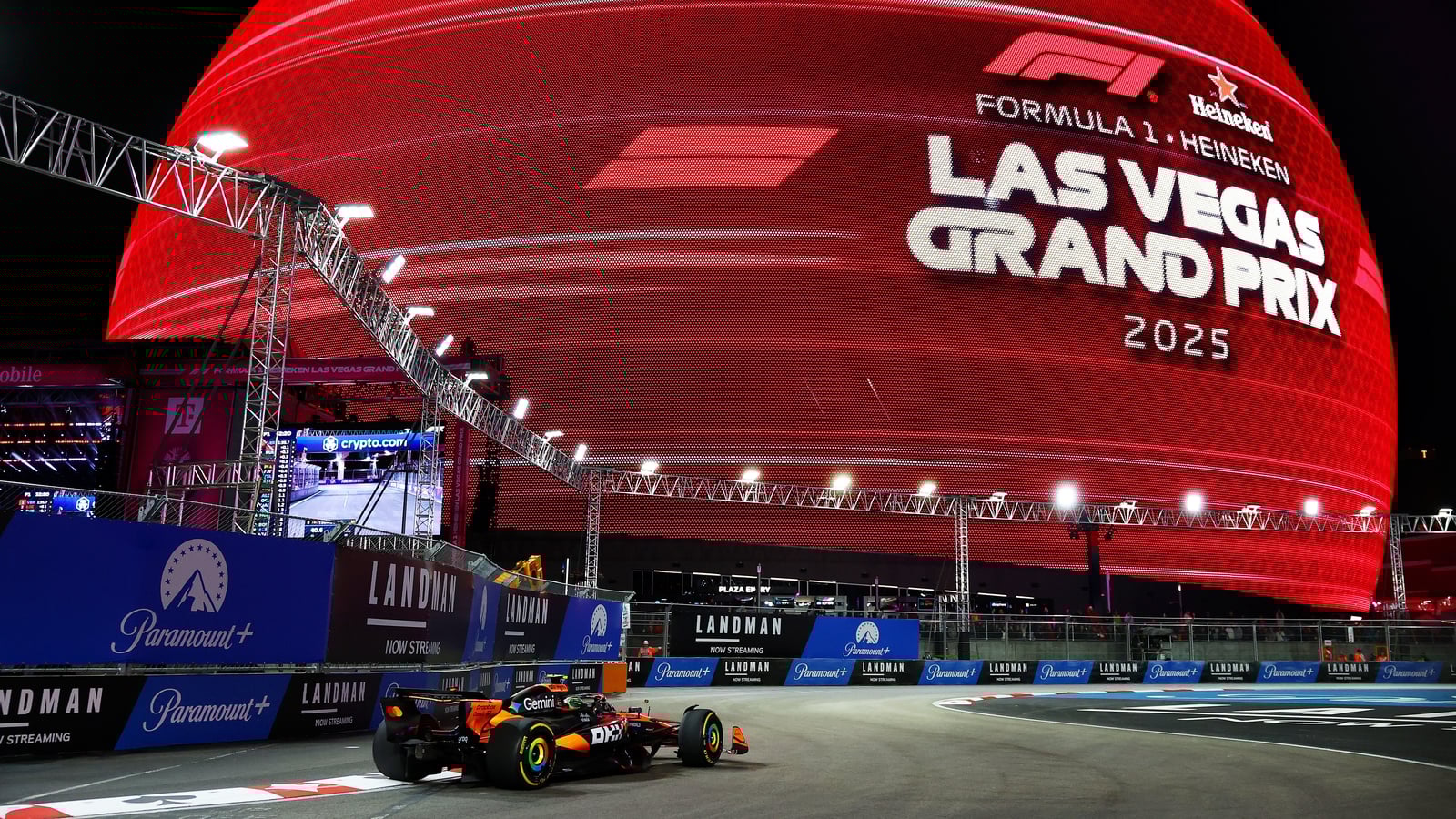 Norris Leads as Manhole Cover Disrupts Practice - News Directory 3