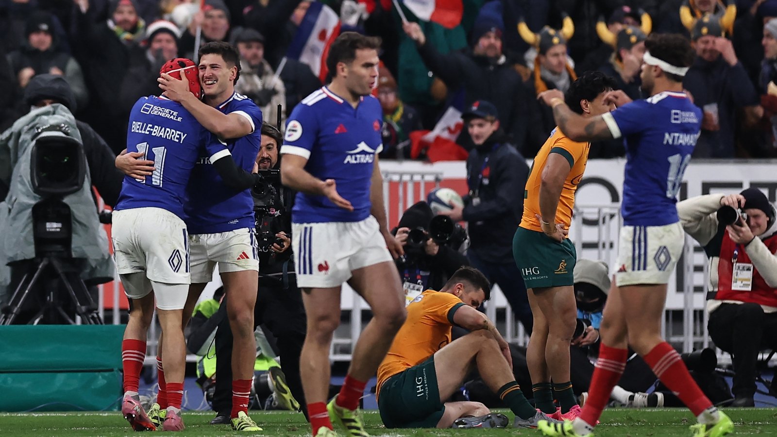 France pile more misery on winless Australia