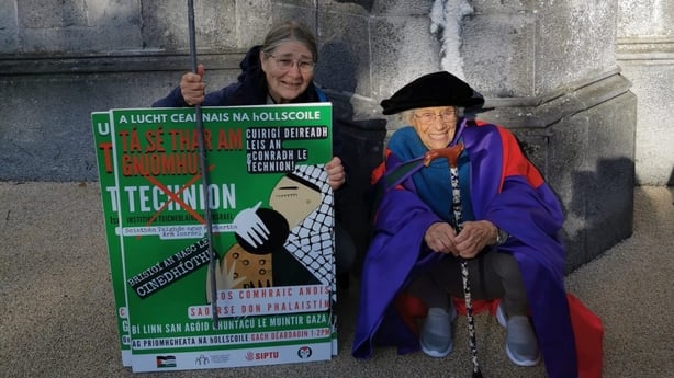 Margaretta D'Arcy (right) beside fellow campigner Micheline Sheehy Skeffington