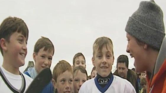 Brian Pembroke and Alan Fennessy with 'The Grip' presenter Sarah O'Flaherty (1995)