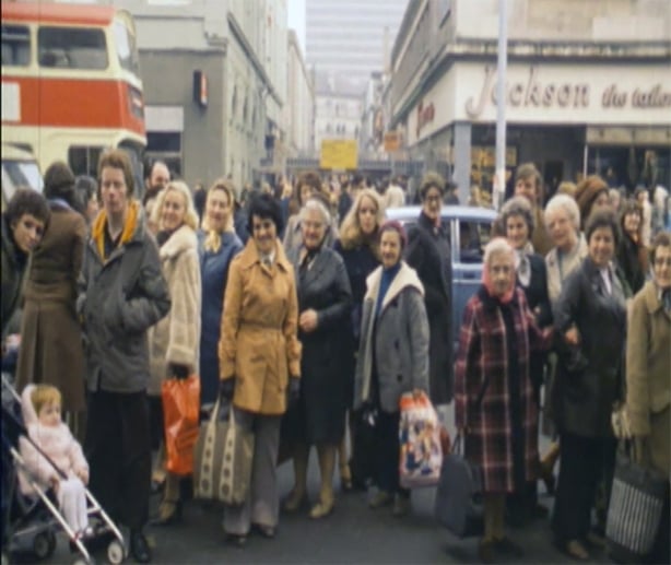 Shoppers on Donegal Pace in Belfast in 1975.